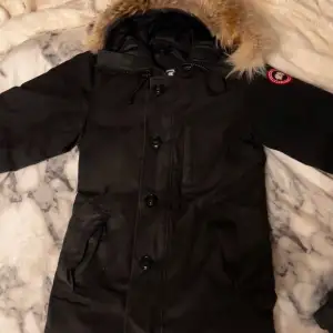 Canada goose chateau storlek xs Bra skick, äkta