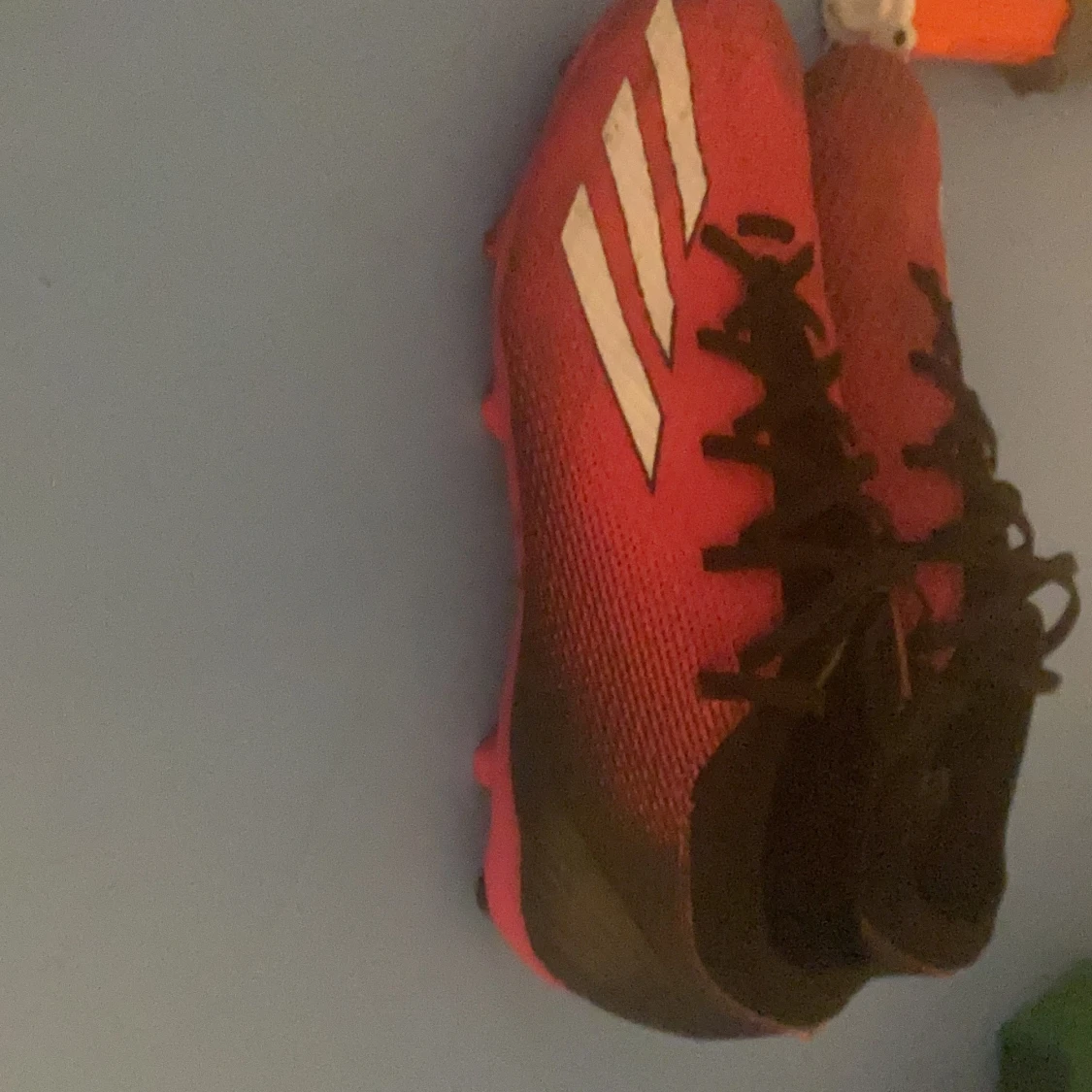 Rosa adidas fotbollsskor  - 91