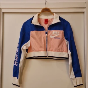 Croppad Sportjacka - Croppad sportjacka