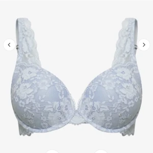 Lindex bh - Säljer denna då den är lite för stor på mig, super fin och aldrig använd endast testad, 75C❤️