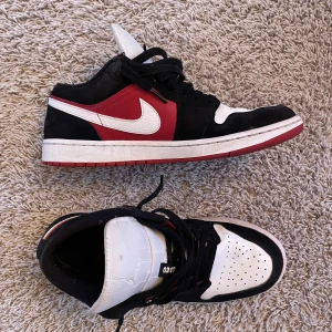 Air Jordan  - Mycket bra skick, 44 passar som 43