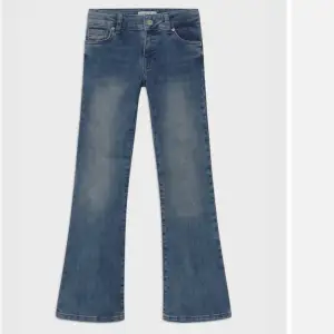 Jätte fina bootcut jeans från zalando💗säljer då den har blivit liten❤️