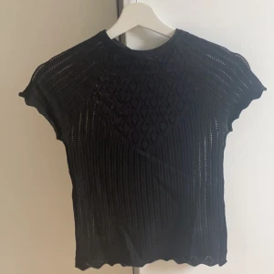 Zara topp - Säljer den här söta toppen som jag aldrig har använt och kommer inte till användning. Lappen är kvar. Skriv privat om du har frågor🩷🩷🩷