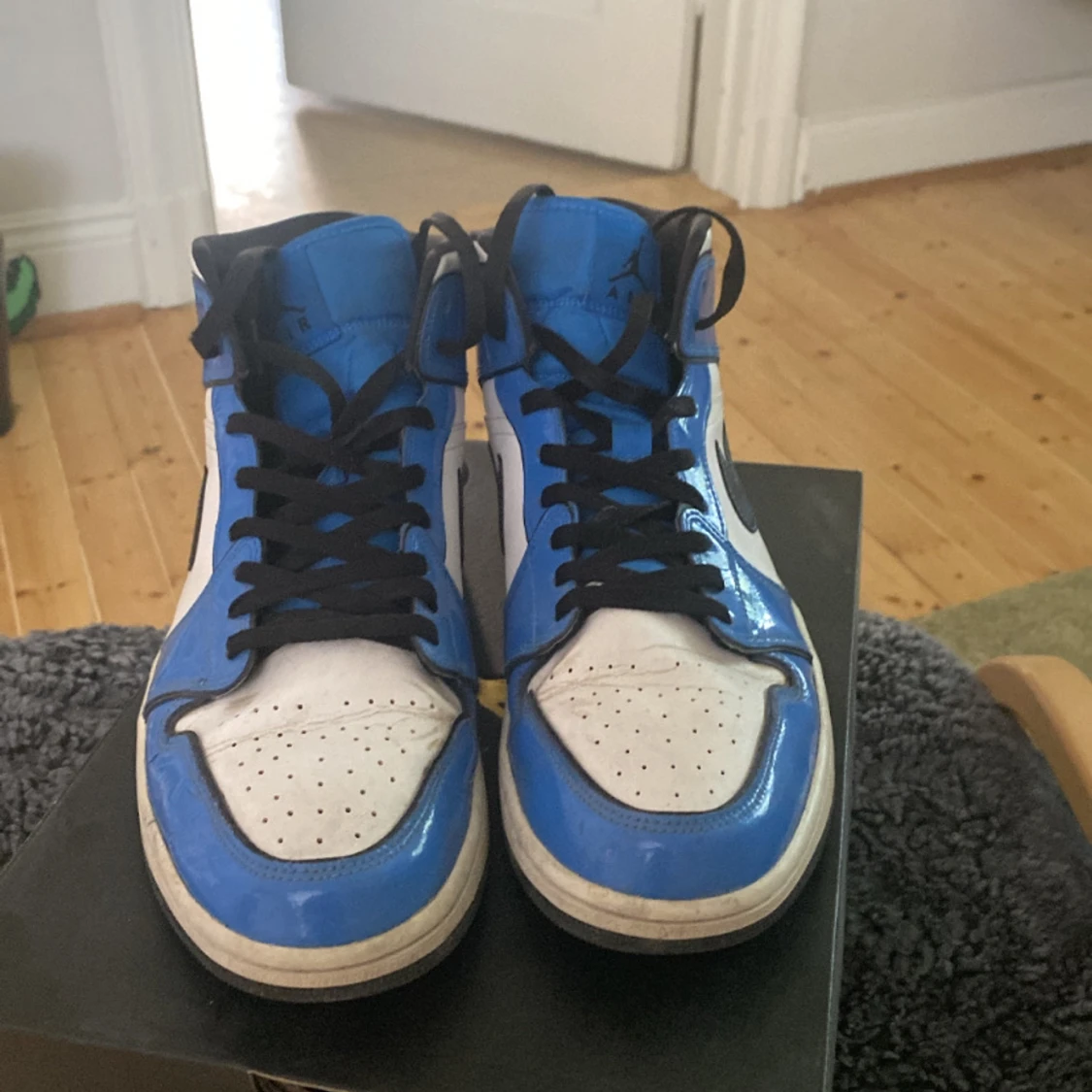Jordan 1 SE Signal blue - 91