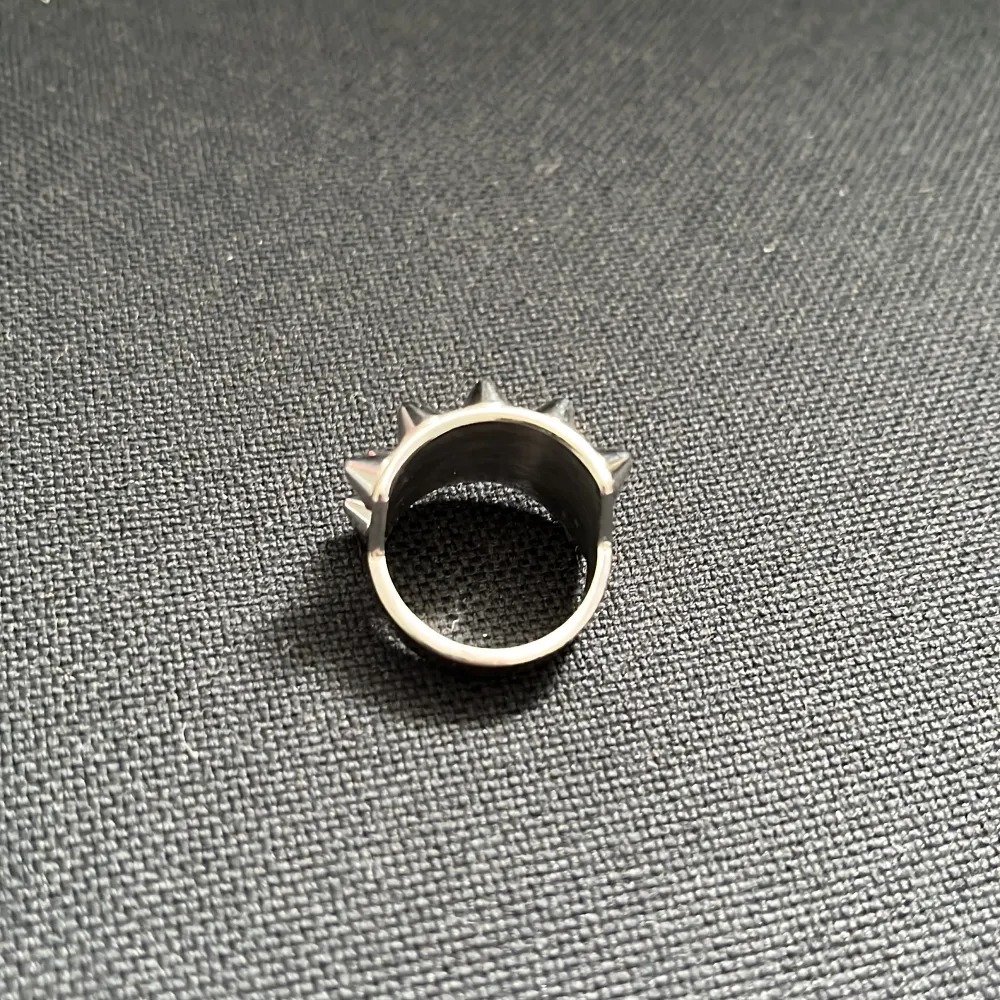 Edblad ring som tyvärr är för liten för mig🌸köpt för 400kr☺️. Accessoarer.