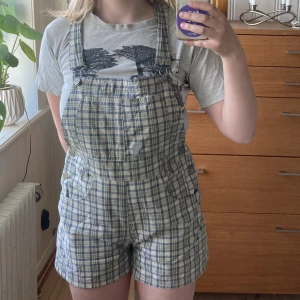 Hängselbyxor - Himla fina! Köpt på en second hand i London.