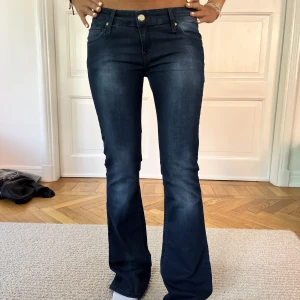 Jeans!  - Snygga lågmidjade jeans! 