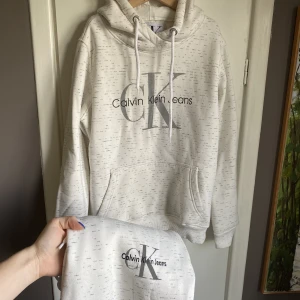 Calvin Klein set  - - Rikitgt fint mjukisset med reflexmärke - köpt från ett företag som tillverkar dem fejk! Men fortfarande Rikitgt bra kvalite 
