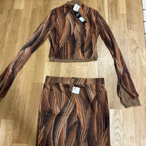 Set, kjol  - Gulligt set från fashioNova, aldrig använt. 
