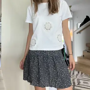 Så fin kjol från Mayla😍väldigt fint skick och passar till mycket i sommar!!