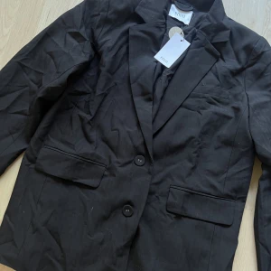 Oversized kavaj/blazer Envii - Oversized kavaj/blazer från Envii. Aldrig använd, endast provad.  Nypris: 1100 kr