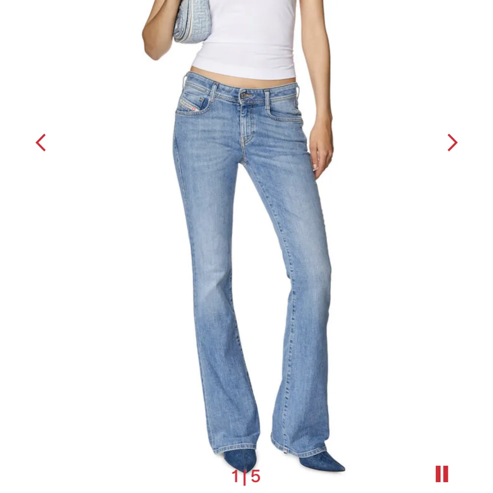 Säljer dessa skitsnygga diesel jeans i nyskick, är långa på mig som har långa ben och svårt att hitta jeans som passar!. Jeans & Byxor.
