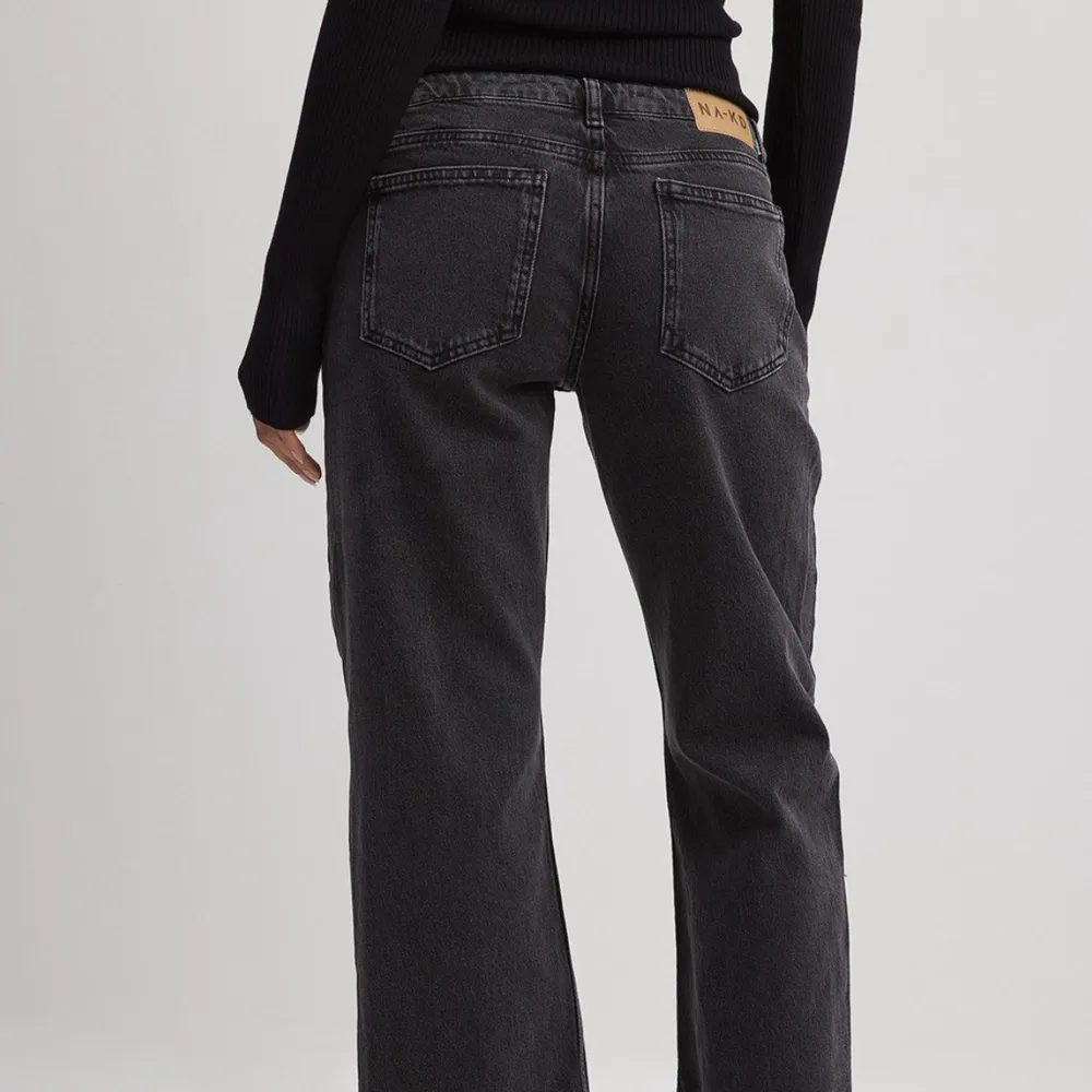 dessa superfina jeans från nakd, säljer pga att jag aldrig använder ): långa på mig som är 178cm ❤️‍🔥. Jeans & Byxor.