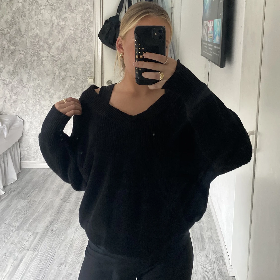 Stickad offshoulder tröja  - 90