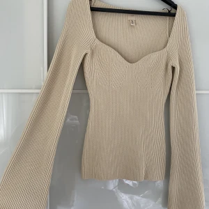 Stickad topp HM - Trendig stickad tröja från HM!