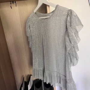 Festtopp - Snygg glittrig fest topp köpt vintage