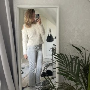 Valerie jeans - Säljer mina jätte populära grå jeans från Ltb ganska slitna därav priset ❤️strlk 27/30