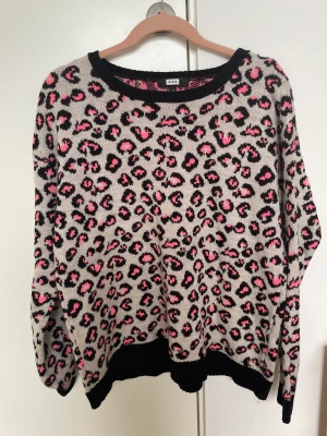 Mönstrad tröja - Jätte fin stickad och mönstrad tröja från bikbok.