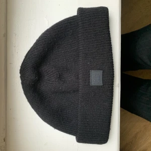 Acnemössa  - Acnemössa i bra kvalité, finns ett litet hål så skriv för bild 