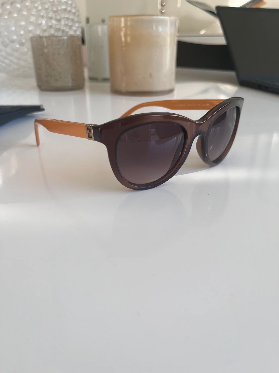 Fendi solglasögon  - 90