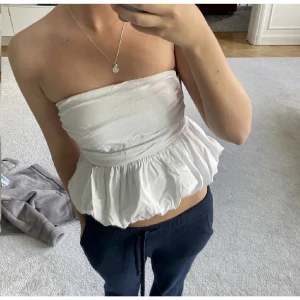 Zara - Säljer denna jätte gulliga toppen från Zara