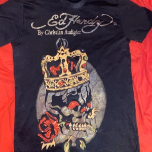 Ed Hardy  - Köpt på secondhand står XL men typ M