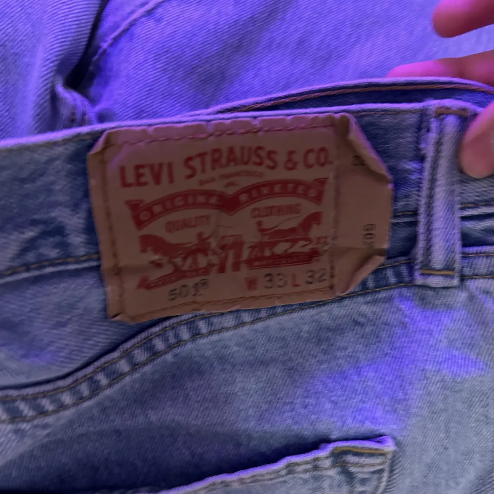 Levis jeans storlek W 33 L32. Jeans & Byxor.