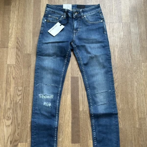 Tiger jeans  - Snygga helt nya oanvända med lapp, nypris 1399 väldigt liten i storleken 