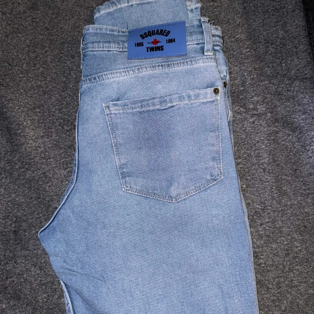 Dsquared Jeans använts enstaka gånger. Köpt från farfetch 4270.. Jeans & Byxor.