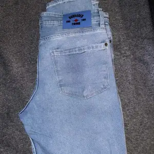 Dsquared Jeans använts enstaka gånger. Köpt från farfetch 4270.