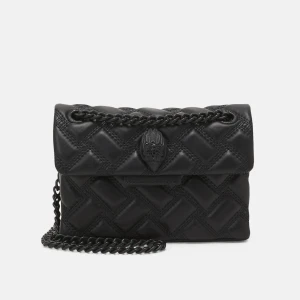 Kurt Geiger väska - Säljer denna snygga väskan eftersom den inte längre kommer till användning. Väskan är i fint skick, dock lite missfärgning på kedjan. Skriv för fler bilder!