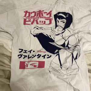 Graphic T-shirt - grafiskt t shirt med Cowboy Bepop. I bra skick, bra material och  i en oversized stil