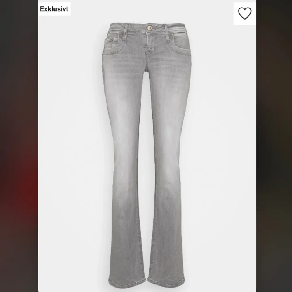 (TRYCK EJ KÖP NU) Säljer dessa as sköna snygga ltb jeansen i storlek 26/30💗💗 Inga defekter men väl använda! Lägger ut igen eftersom jag råka sätta på budgivning på förra!  Innerbenslängd: 72cm Midje/höftmått: 84cm. Jeans & Byxor.