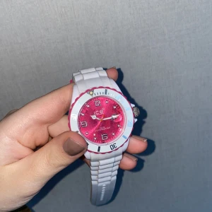 Ice watch - Den är en present från min moster, ny kostar 150-250$ 