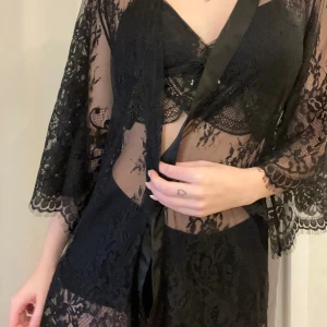 Spets kimono - Kimono från hunkemöller❣️som ny aldrig använd! Original pris 500kr 