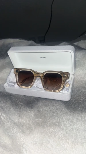 Chimi 04 Ecru - Säljer mina Chimi 04 Ecru för jag knappt använder dem. Använda max 2-3 gånger och är som nya.  Köpare står för frakt 