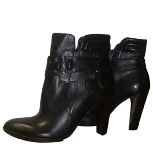 Klackar boots - Helt nya bara legat i garderoben inte använda 