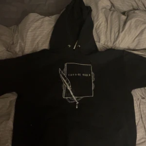 Savage Ga$p merch - Säljer då jag inte lyssnar på artisten mer. Snygg design även om merchen inte är till intresse 