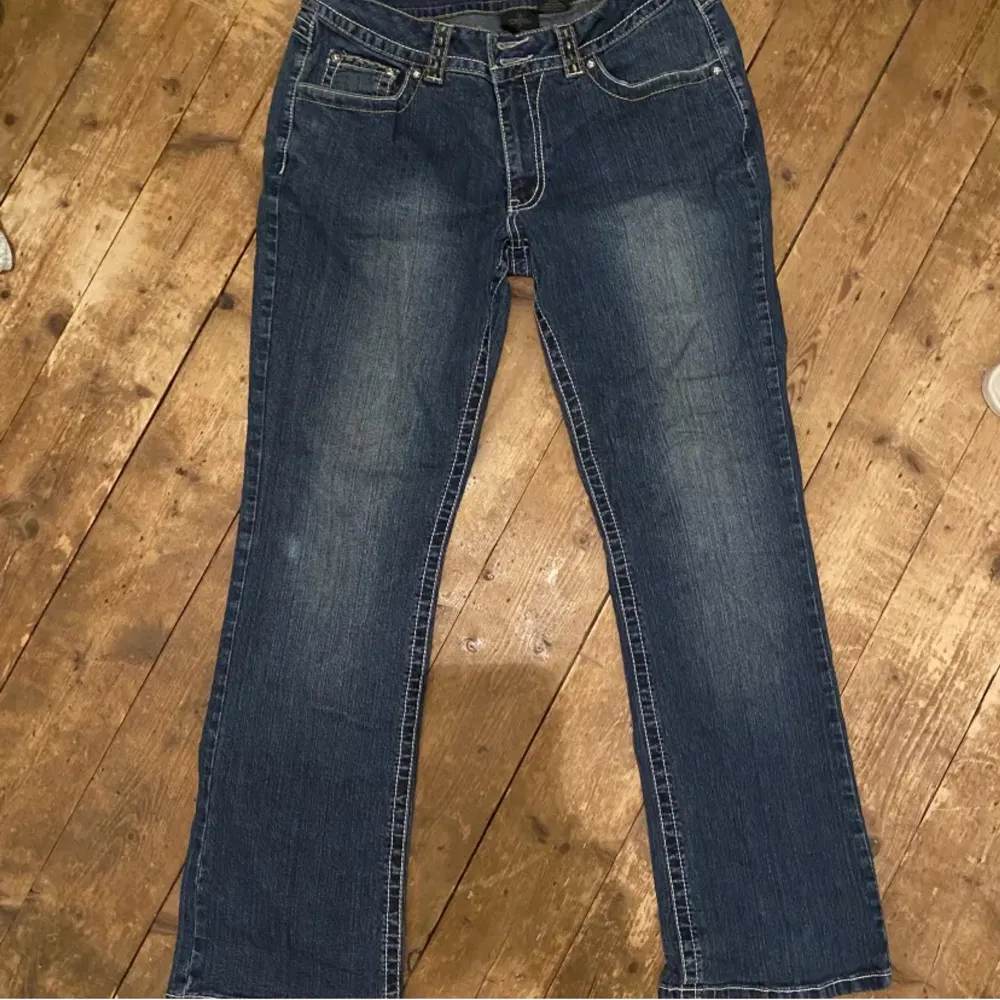 Jätte snygga jeans, säljer då dom är för stora på mig . Jeans & Byxor.