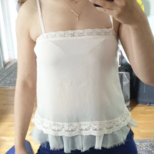 Babyrosa topp - Spets/broderad söt topp