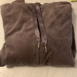 Grå/lila - Jätte fin lite använd 