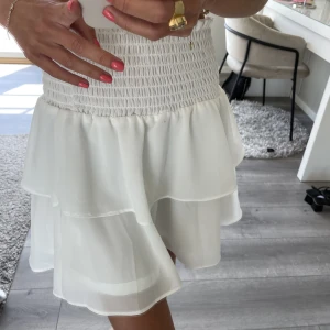 Volangkjol - Fin volangkjol🤍