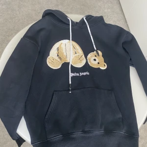 Palm Angels Hoodie - Använder 4 gånger, i nyskick, pris kan diskuteras