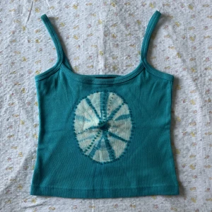 Blått linne - Gulligt linne med tiedye tryck 🐬