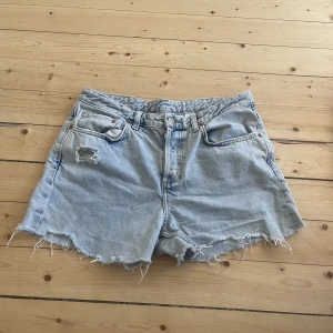 Shorts  - Klippta boyfriend byxor, de e sköna och sitter bra