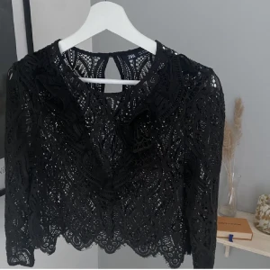 Blus - Blus från Zara😍 Stl S, köparen står för frakten!💕