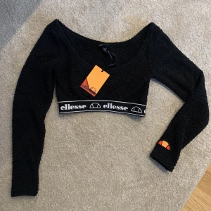 Ellesse topp - Snygg crop topp från ellesse oanvänd i mys material