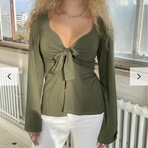 grön topp  - säljer denna från design by si❤️