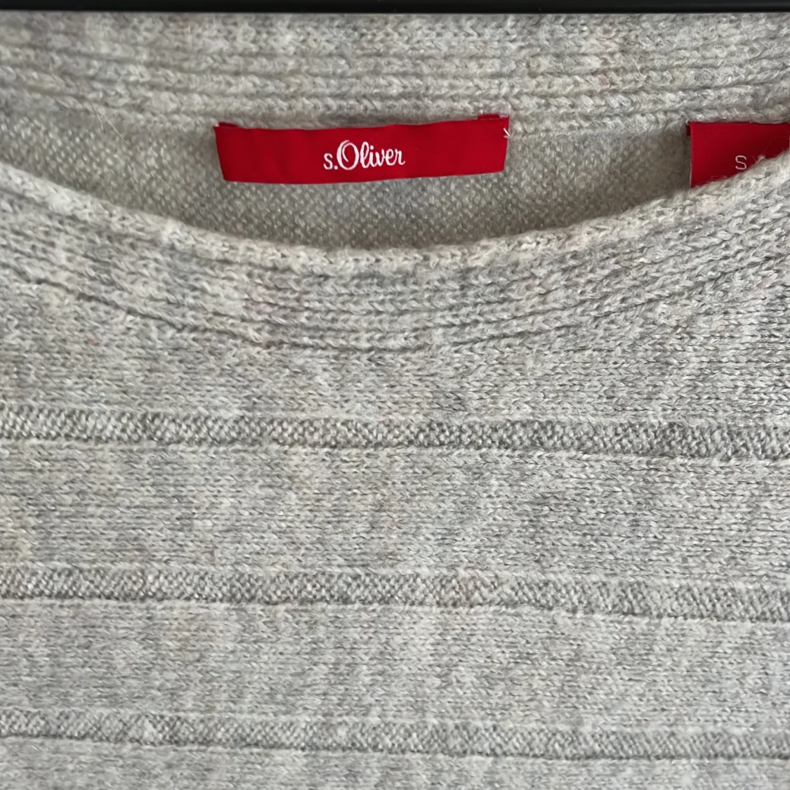 Stickad Tröja  - 90