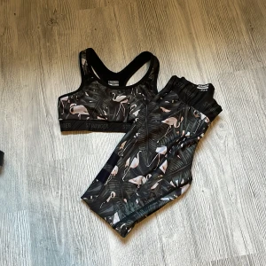 Stronger sett - Stronger sett! Så fint och bekvämt! St xs. I jättebraskik och väldigt fina. Priset kan diskuteras! 